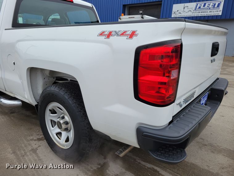 image for item DO4174 2014  Chevrolet Silverado 1500  Crew Cab pickup truck