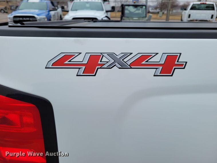 image for item DO4174 2014  Chevrolet Silverado 1500  Crew Cab pickup truck