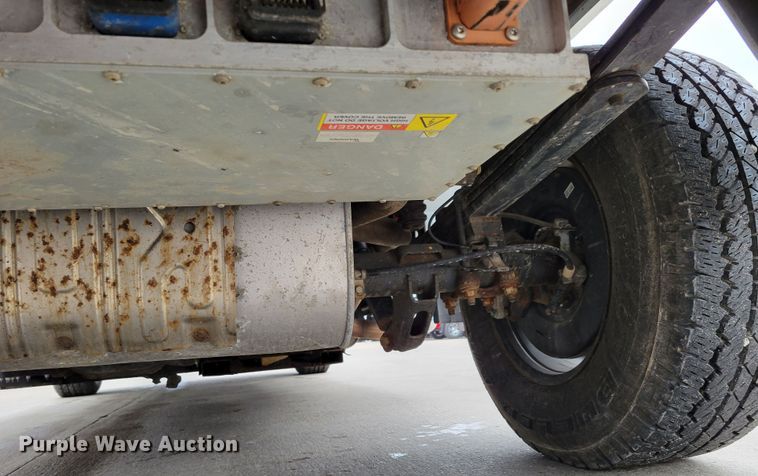 image for item DO4174 2014  Chevrolet Silverado 1500  Crew Cab pickup truck