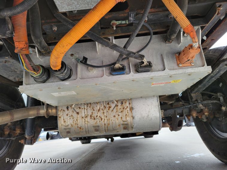 image for item DO4174 2014  Chevrolet Silverado 1500  Crew Cab pickup truck