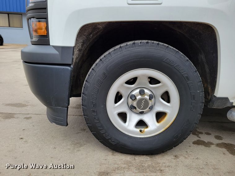 image for item DO4174 2014  Chevrolet Silverado 1500  Crew Cab pickup truck