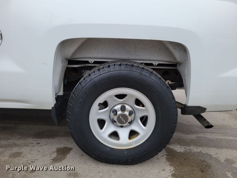 image for item DO4174 2014  Chevrolet Silverado 1500  Crew Cab pickup truck