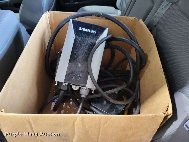 image for item DO4174 2014  Chevrolet Silverado 1500  Crew Cab pickup truck