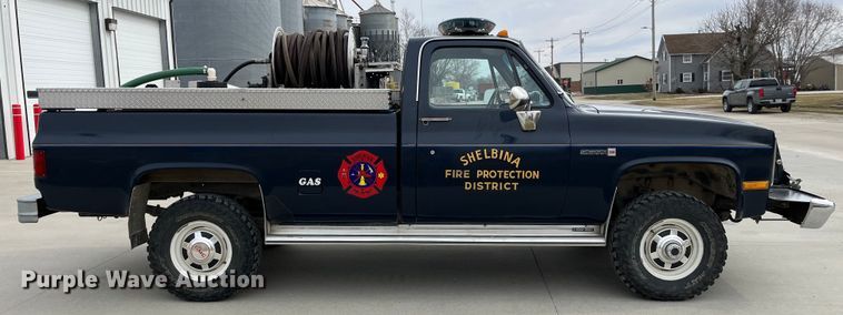 image for item DP0469 1987 GMC V3500  pickup truck