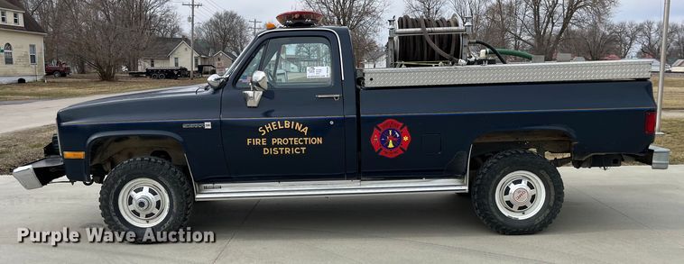 image for item DP0469 1987 GMC V3500  pickup truck