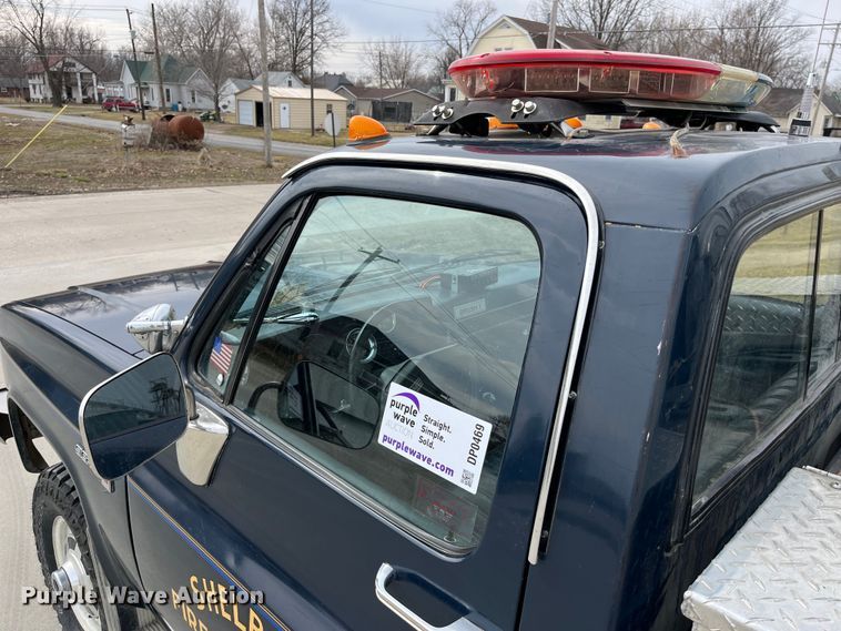 image for item DP0469 1987 GMC V3500  pickup truck