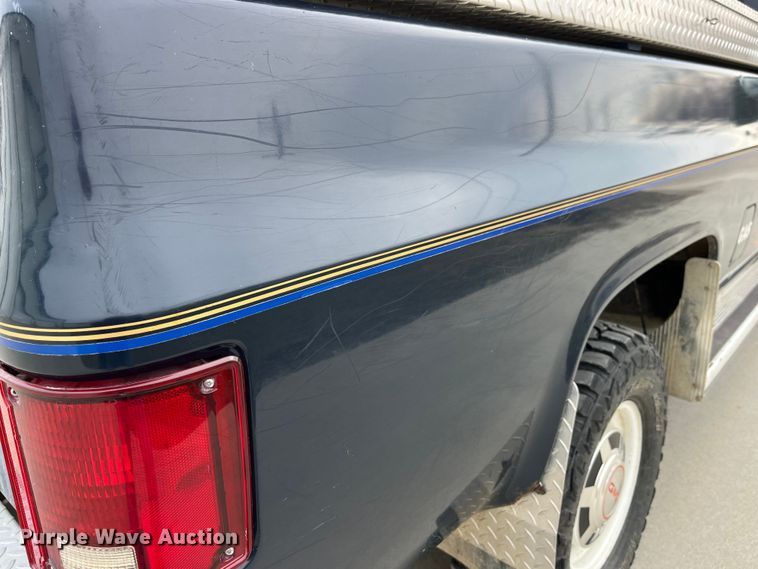 image for item DP0469 1987 GMC V3500  pickup truck