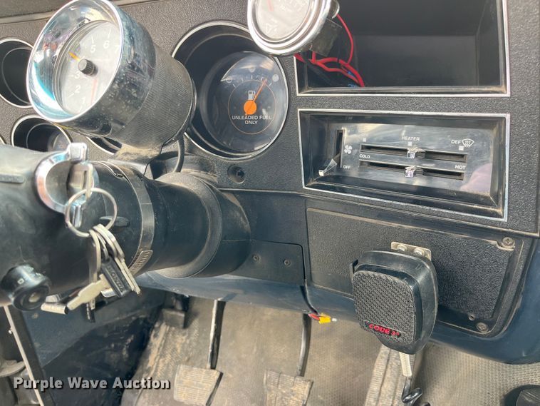 image for item DP0469 1987 GMC V3500  pickup truck