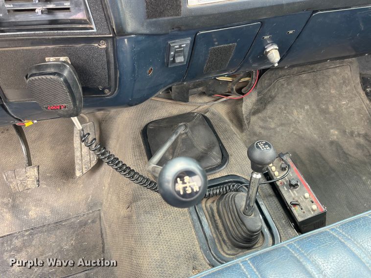 image for item DP0469 1987 GMC V3500  pickup truck