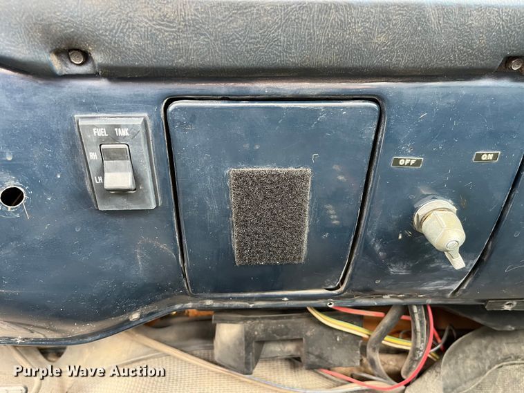 image for item DP0469 1987 GMC V3500  pickup truck