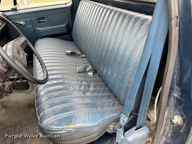 image for item DP0469 1987 GMC V3500  pickup truck