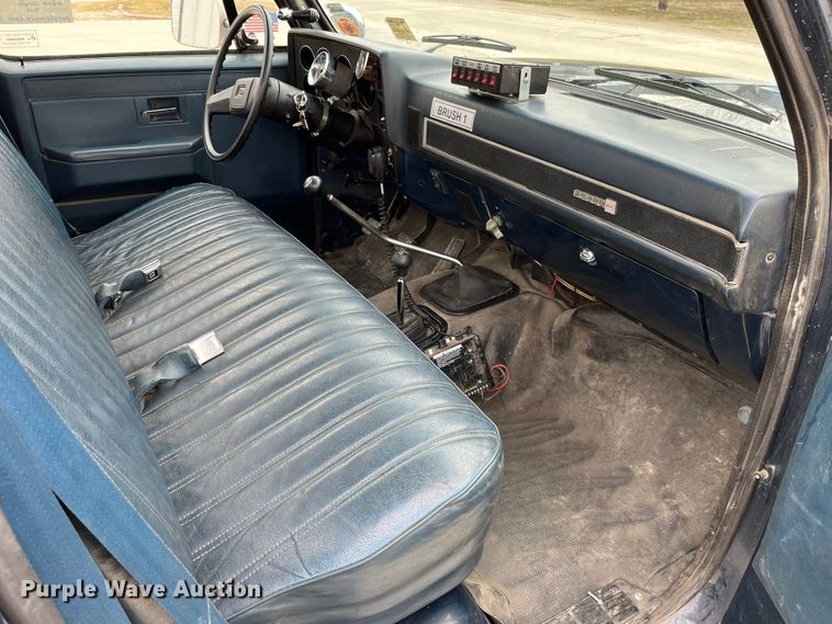 image for item DP0469 1987 GMC V3500  pickup truck