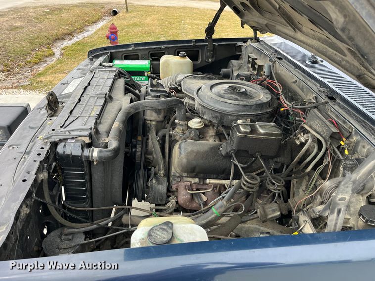 image for item DP0469 1987 GMC V3500  pickup truck