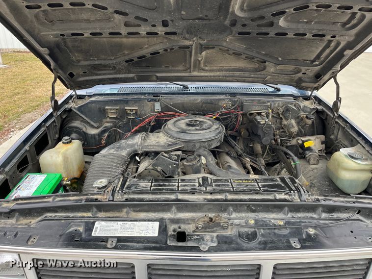 image for item DP0469 1987 GMC V3500  pickup truck