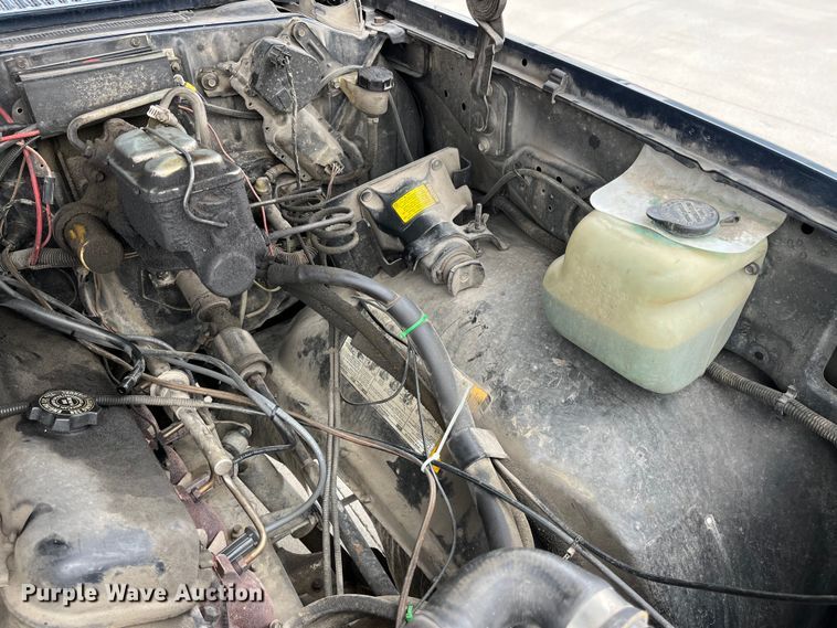 image for item DP0469 1987 GMC V3500  pickup truck