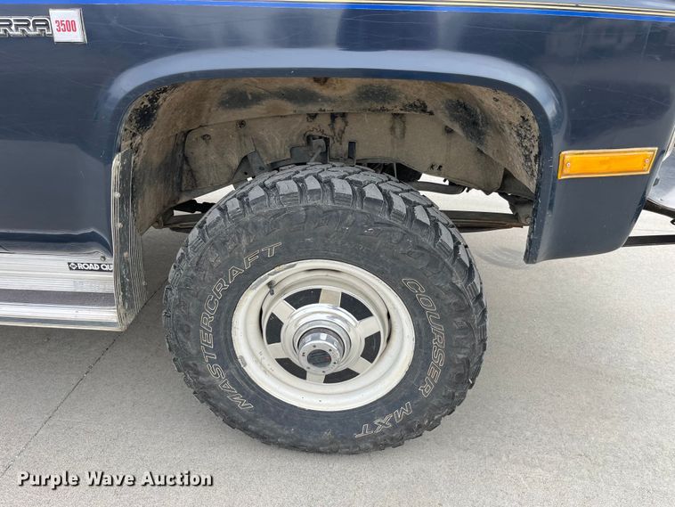 image for item DP0469 1987 GMC V3500  pickup truck