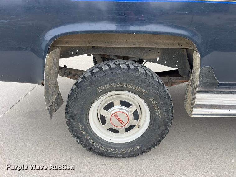 image for item DP0469 1987 GMC V3500  pickup truck