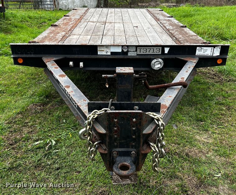image for item DQ1999 2011 Centreville  flatbed trailer