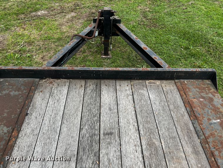 image for item DQ1999 2011 Centreville  flatbed trailer