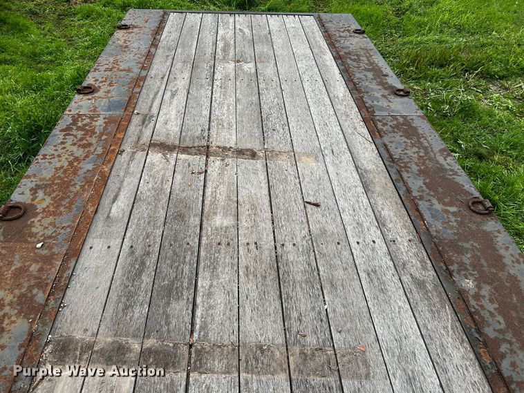 image for item DQ1999 2011 Centreville  flatbed trailer