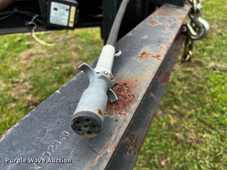 image for item DQ1999 2011 Centreville  flatbed trailer