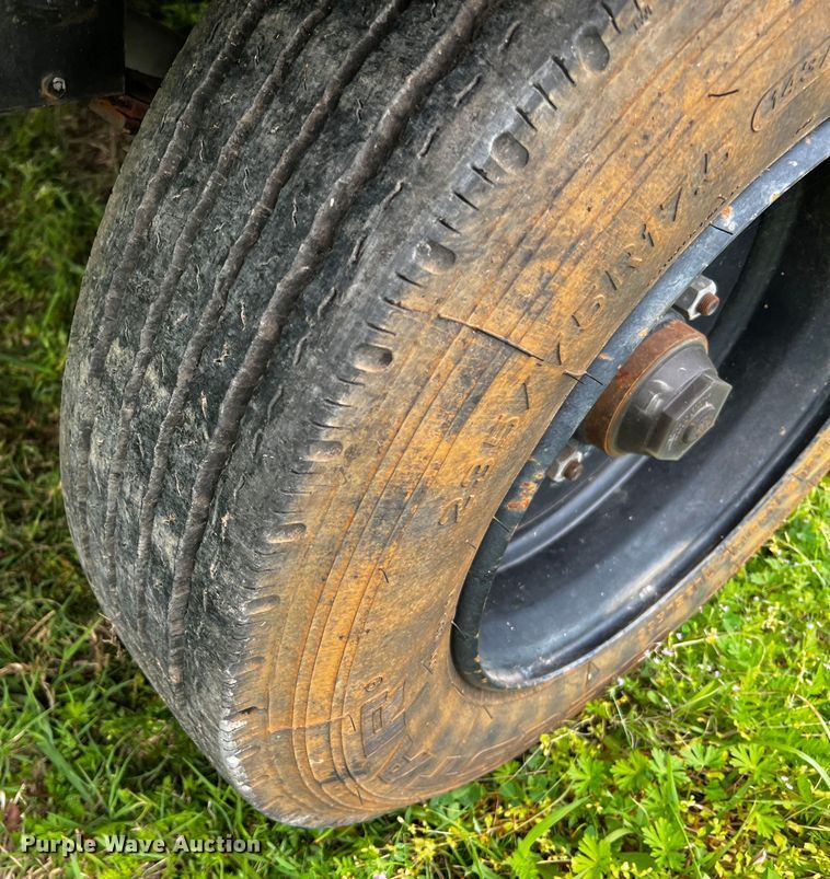 image for item DQ1999 2011 Centreville  flatbed trailer