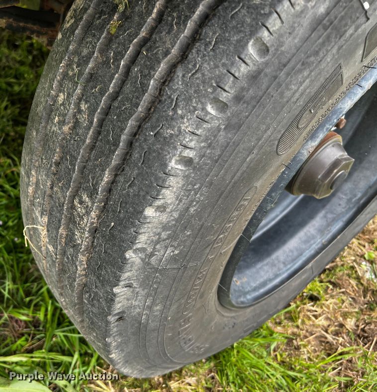 image for item DQ1999 2011 Centreville  flatbed trailer