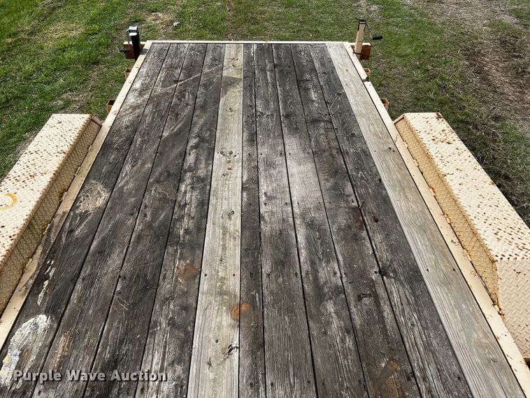 image for item DQ2000 2012 ABU  equipment trailer