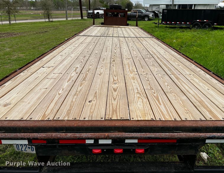 image for item DQ2001 2007 Gooseneck A10A2  equipment trailer