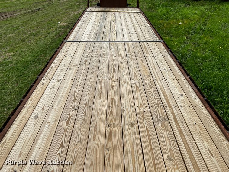 image for item DQ2001 2007 Gooseneck A10A2  equipment trailer