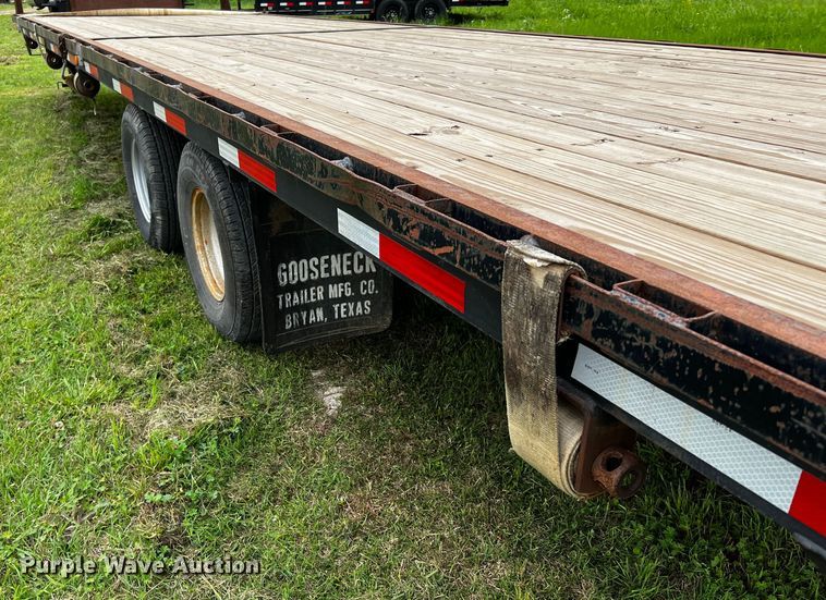 image for item DQ2001 2007 Gooseneck A10A2  equipment trailer