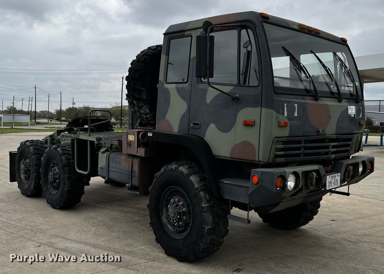 image for item DQ2002 2002 Stewart & Stevenson  semi truck