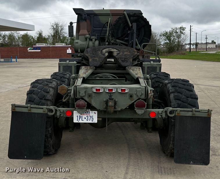 image for item DQ2002 2002 Stewart & Stevenson  semi truck