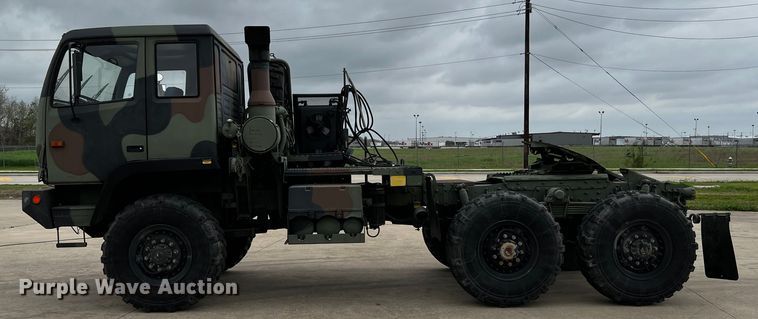 image for item DQ2002 2002 Stewart & Stevenson  semi truck