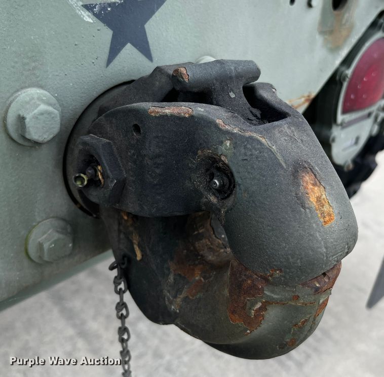 image for item DQ2002 2002 Stewart & Stevenson  semi truck