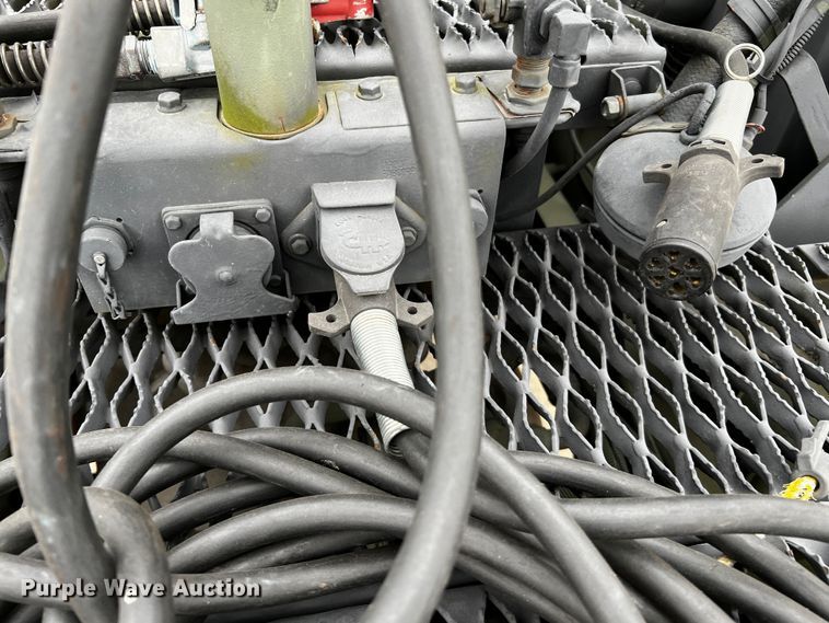 image for item DQ2002 2002 Stewart & Stevenson  semi truck