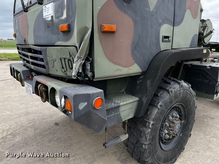 image for item DQ2002 2002 Stewart & Stevenson  semi truck