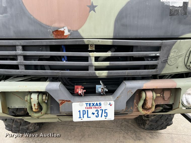 image for item DQ2002 2002 Stewart & Stevenson  semi truck