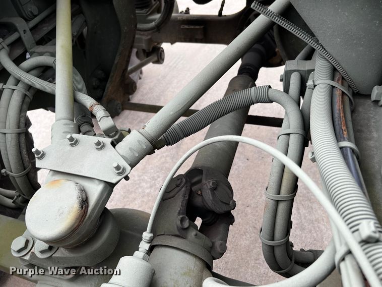 image for item DQ2002 2002 Stewart & Stevenson  semi truck