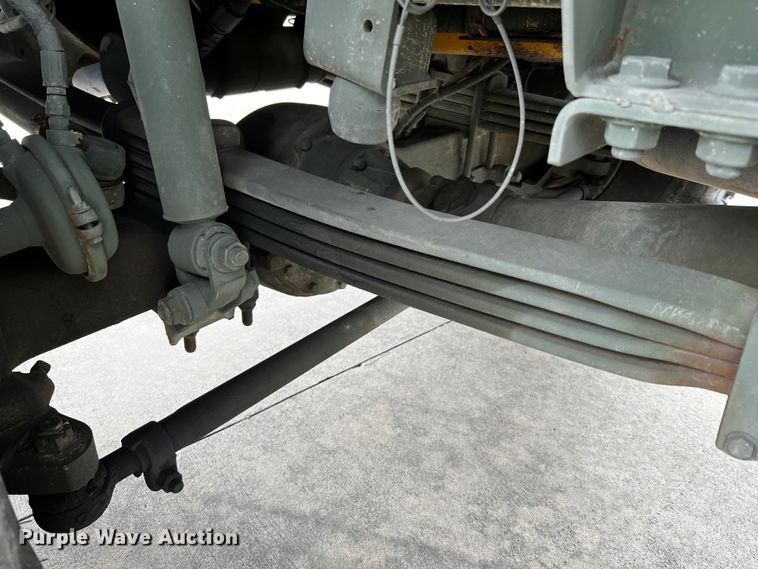 image for item DQ2002 2002 Stewart & Stevenson  semi truck