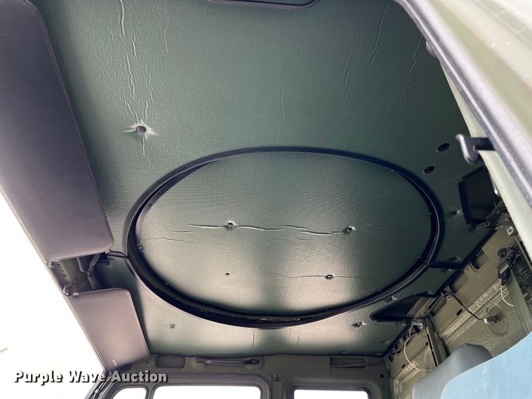 image for item DQ2002 2002 Stewart & Stevenson  semi truck