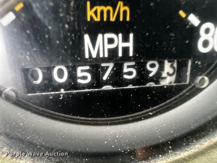 image for item DQ2002 2002 Stewart & Stevenson  semi truck