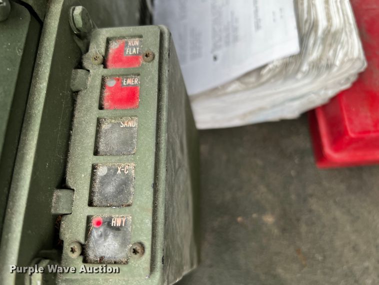 image for item DQ2002 2002 Stewart & Stevenson  semi truck