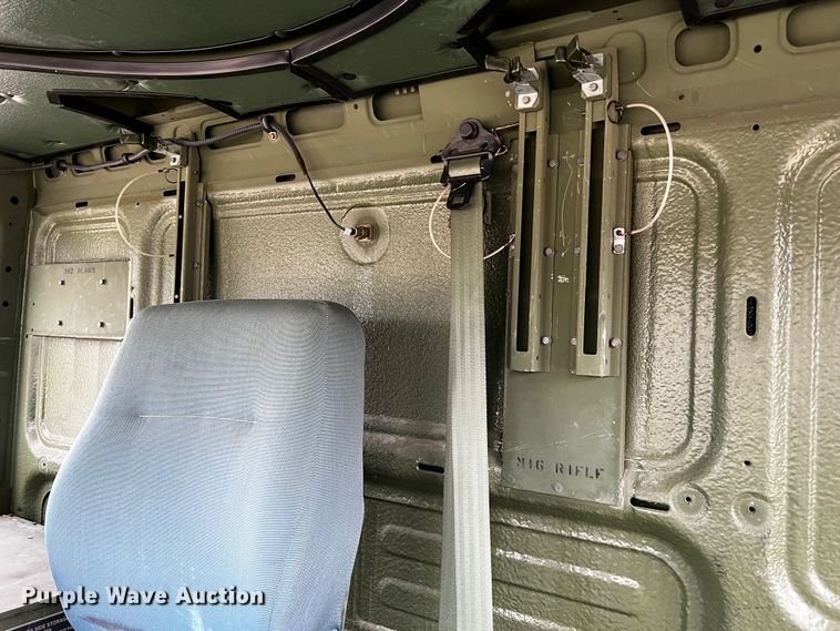 image for item DQ2002 2002 Stewart & Stevenson  semi truck