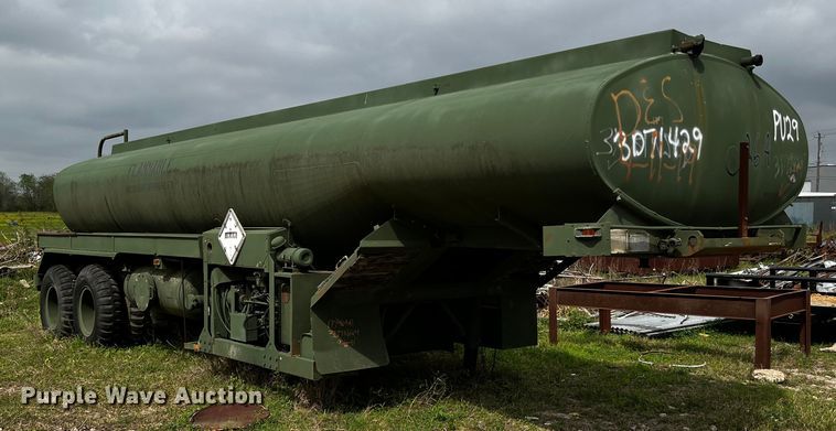 image for item DQ2013 1984 Heil M969A1  tank trailer