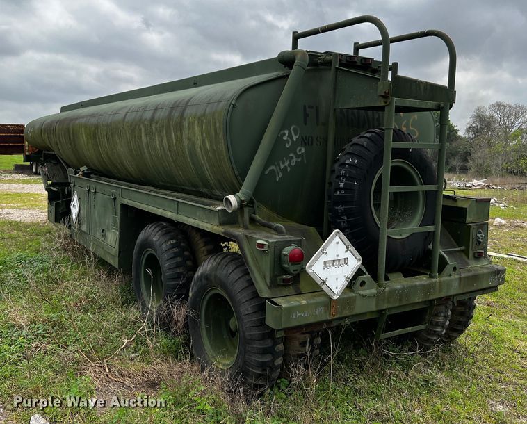 image for item DQ2013 1984 Heil M969A1  tank trailer