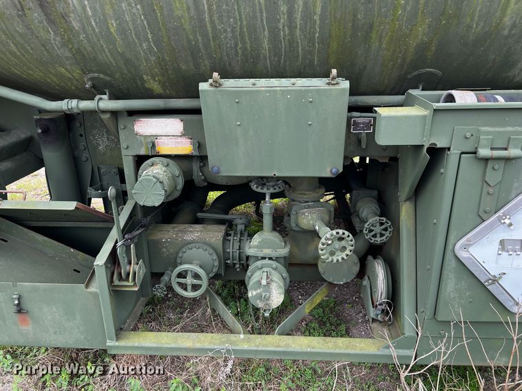 image for item DQ2013 1984 Heil M969A1  tank trailer