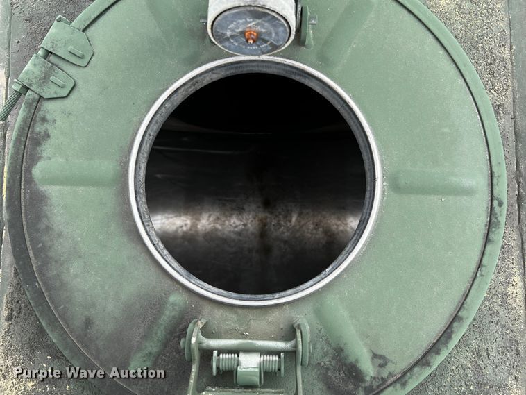 image for item DQ2013 1984 Heil M969A1  tank trailer