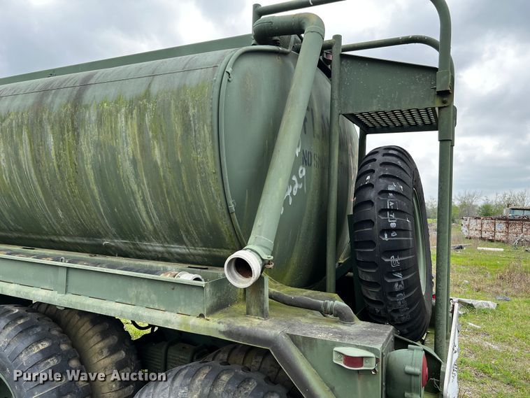 image for item DQ2013 1984 Heil M969A1  tank trailer