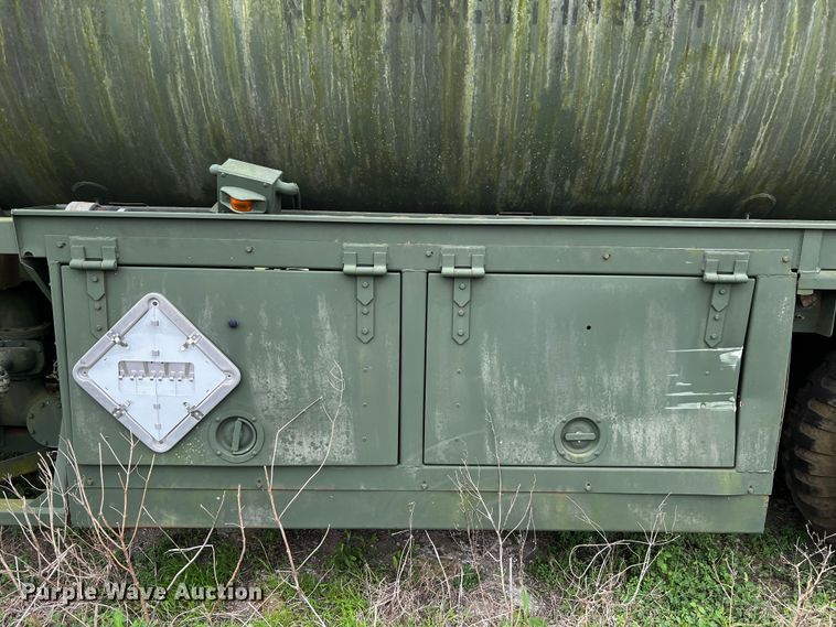 image for item DQ2013 1984 Heil M969A1  tank trailer